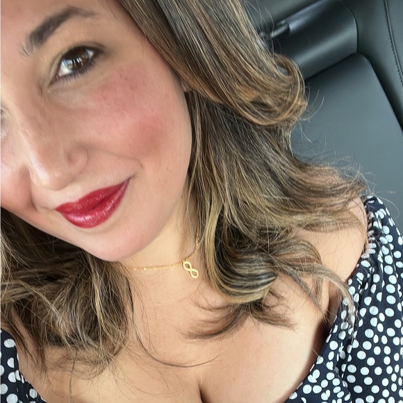 Meet your Posher, America🎉 - Picture 3 of 4